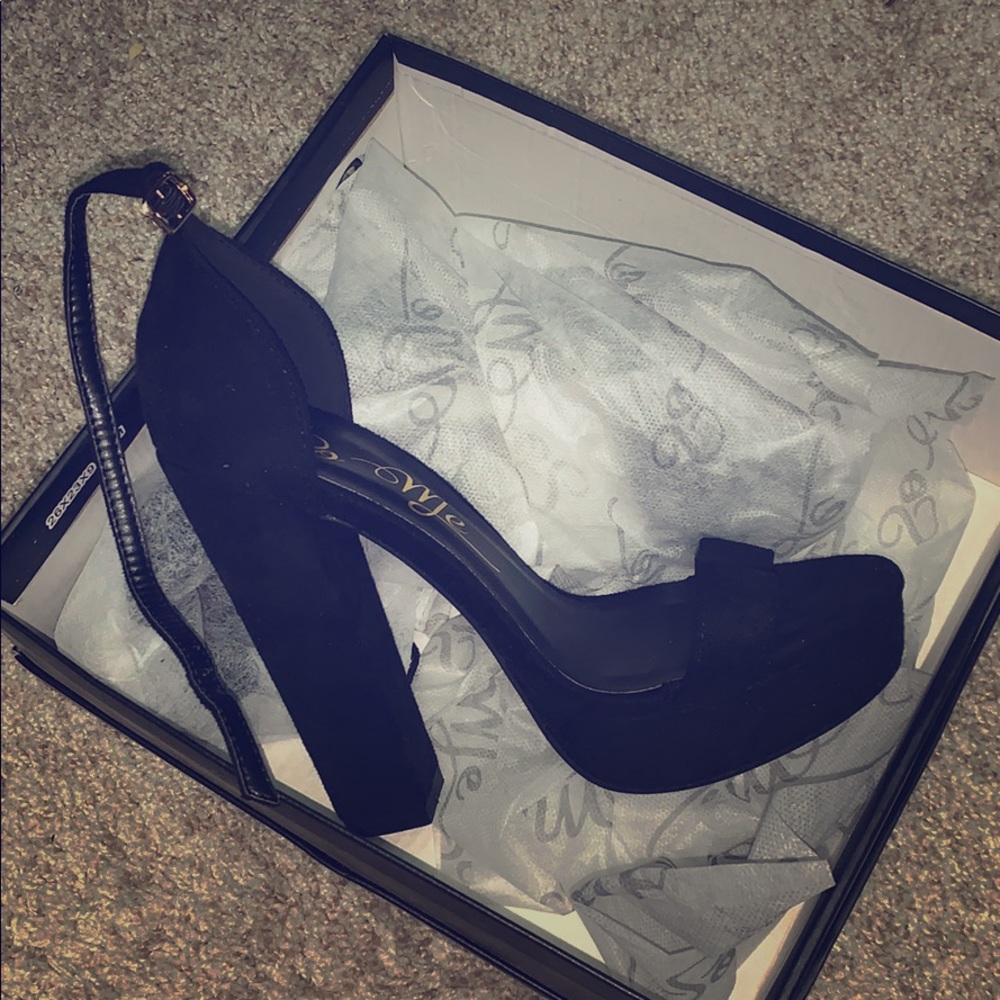 Sexy black heels